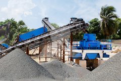 3、检修维护简便：新一代制砂机除了机身后背留