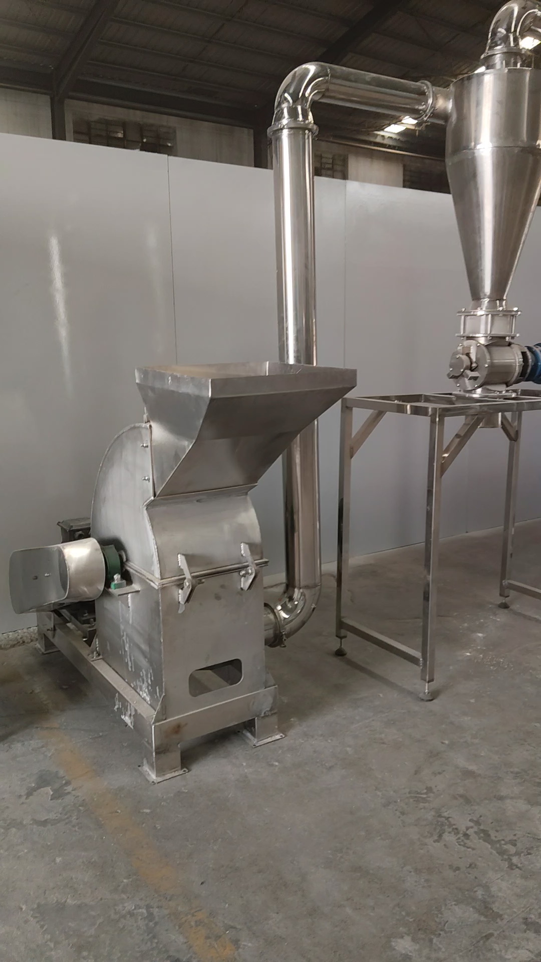 在输送过程中会引发风道和出料口堵塞