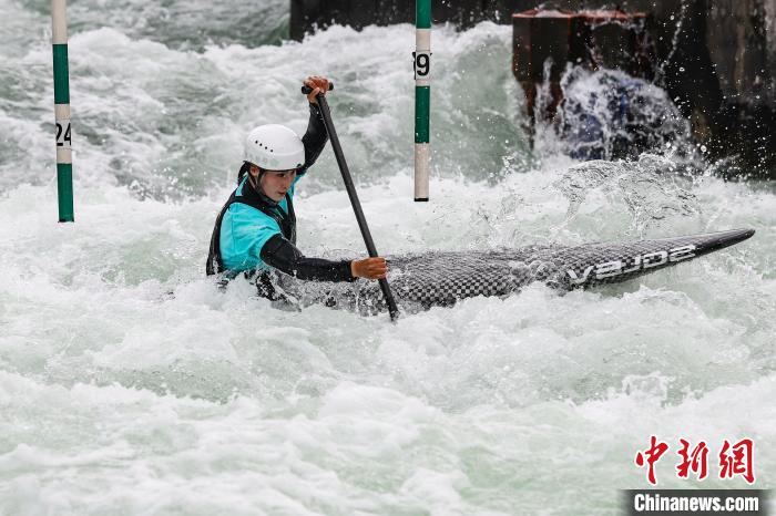 贵州黔东南凯里下司皮划艇激流回旋训练基地迎