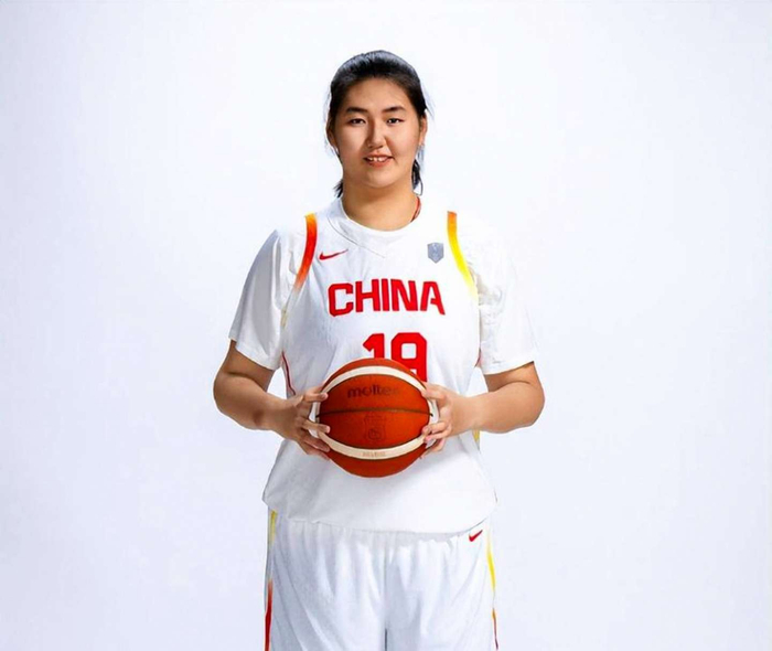 张子宇获WNBA球探高度认可 榜眼席位实至名归