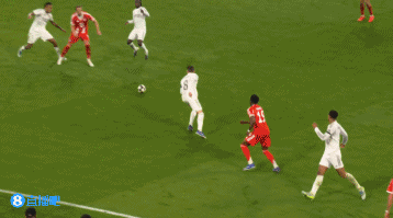 皇马球员赛后围攻裁判 卡马文加误判红牌引爆争