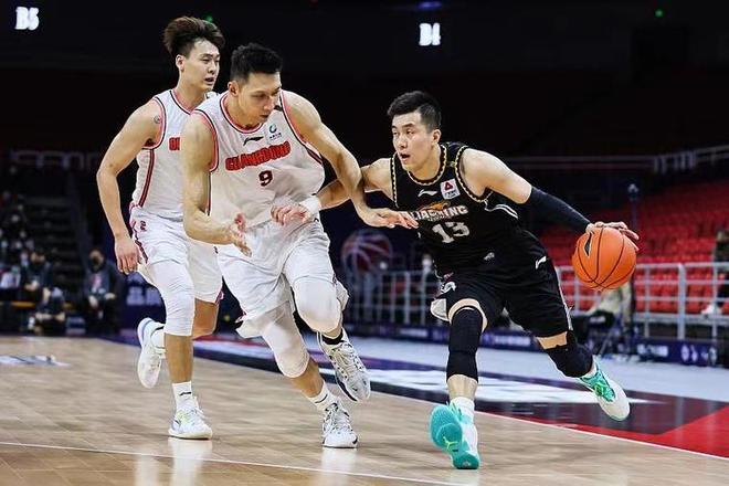 易建联洛杉矶豪宅遭山火焚毁 资产价值与风险博